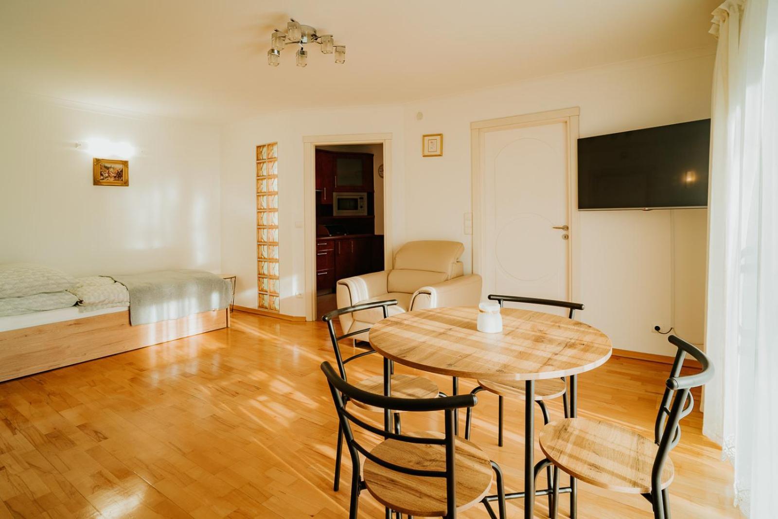 Apartamenty Pod Dzwonkiem Wadowice Dış mekan fotoğraf